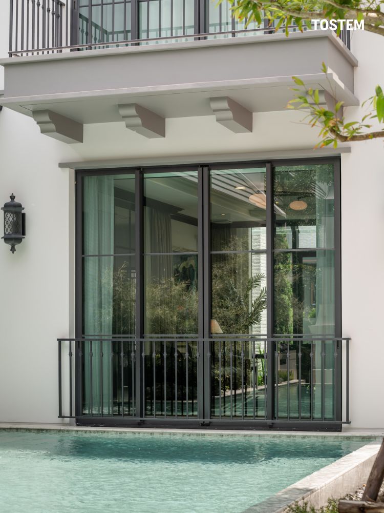 Mẫu cửa đi 4 cánh NS nhôm kính cao cấp, sang trọng cho biệt thự