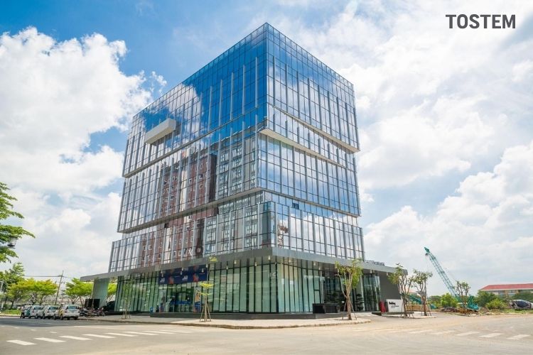 Hệ mặt dựng nhôm kính giúp tận dụng nguồn ánh sáng tự nhiên và mở rộng tầm nhìn Panorama