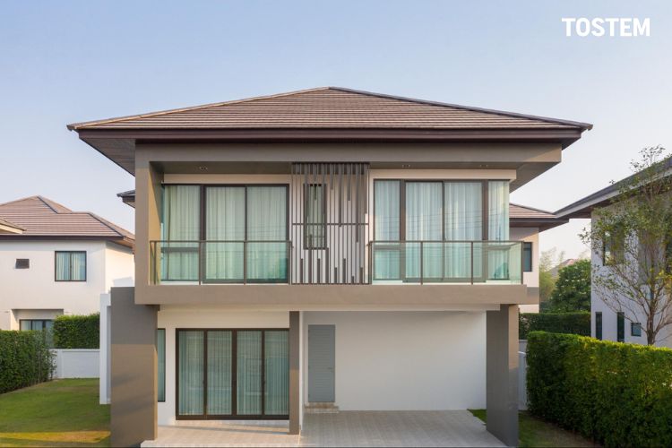 Cửa nhôm kính là lựa chọn phổ biến và tối ưu cho nhà ở hiện đại