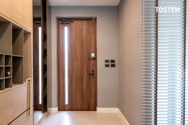 Mẫu cửa chính 1 cánh vân gỗ tự nhiên, ấm cúng