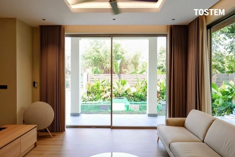 Kích thước cửa đi 2 cánh nhôm kính mở lùa lớn cho không gian nội thất lớn