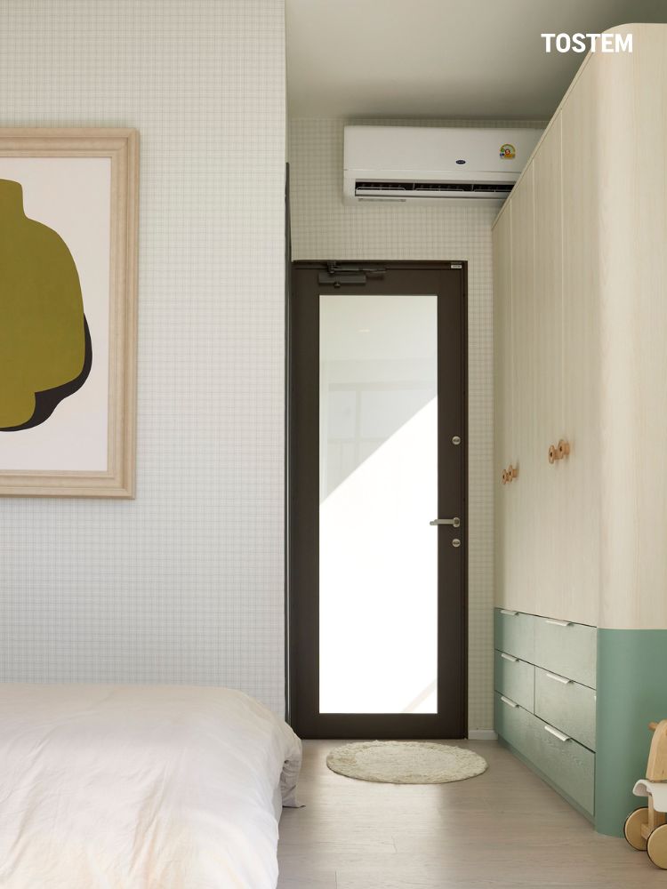 Cửa đi mở quay 1 cánh được nhiều gia đình ưa chuộng