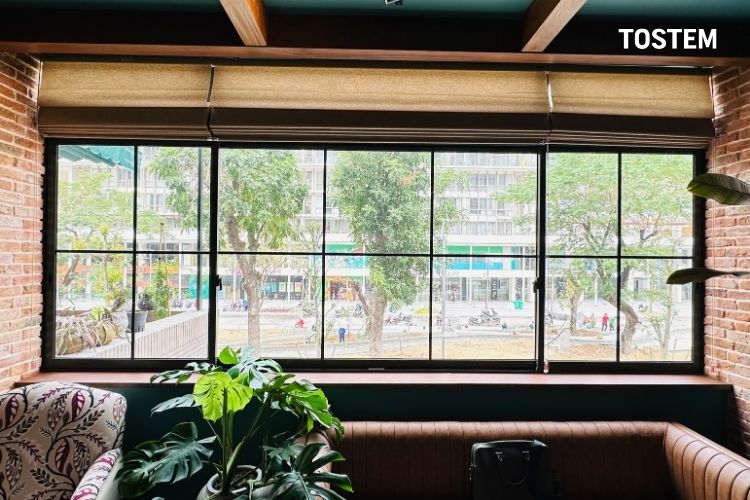 Cửa sổ nhôm kính chia ô ấn tượng, bền bỉ theo thời gian