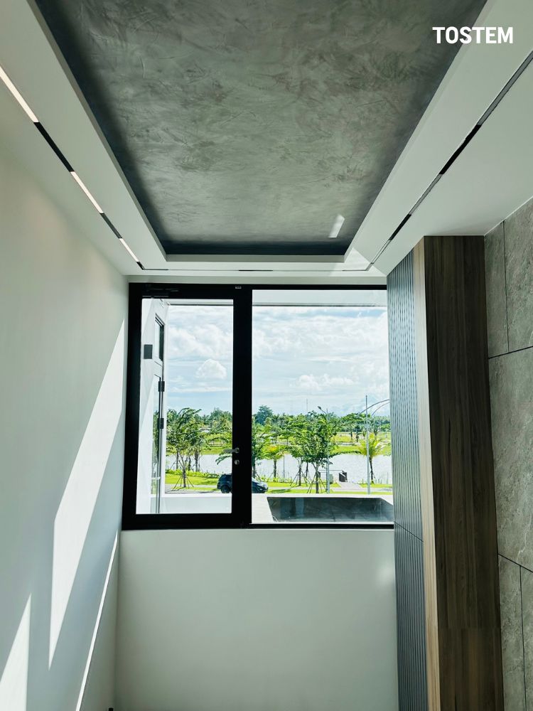 Mẫu cửa sổ nhôm kính cao cấp 1 cánh mở quay tinh tế, tối giản