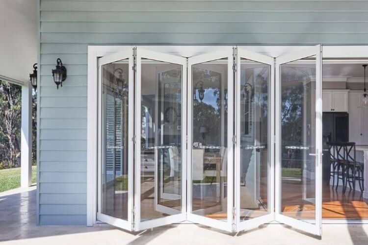 Cửa xếp trượt gấp có chế độ quay - lật hiện đại và thuận tiện