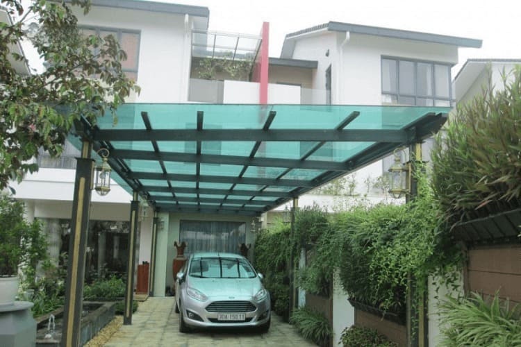 Mái che nhà xe gia đình bằng kính cường lực