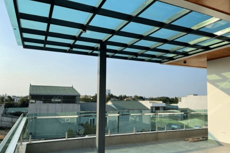 Mái cố định giúp che chắn và bảo vệ công trình
