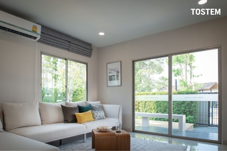 Cửa kính cường lực có độ dày càng lớn thì khả năng cách âm cao hơn trong cùng một loại kính