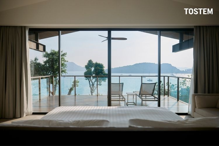 Cửa slim với khung nhôm thanh thoát, tinh tế giúp mở rộng tầm nhìn Panorama rộng lớn