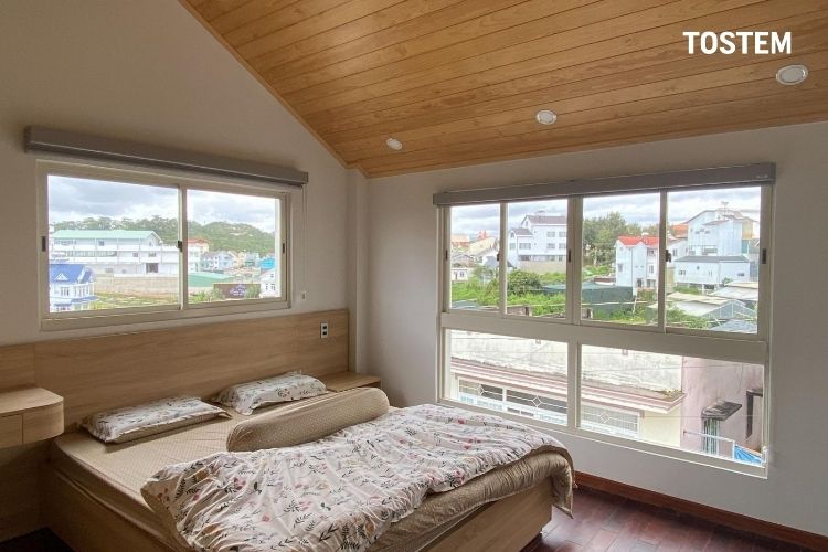 Cửa sổ nhôm kính 4 cánh kết hợp vách kính cố định linh hoạt mức thông gió và đón sáng