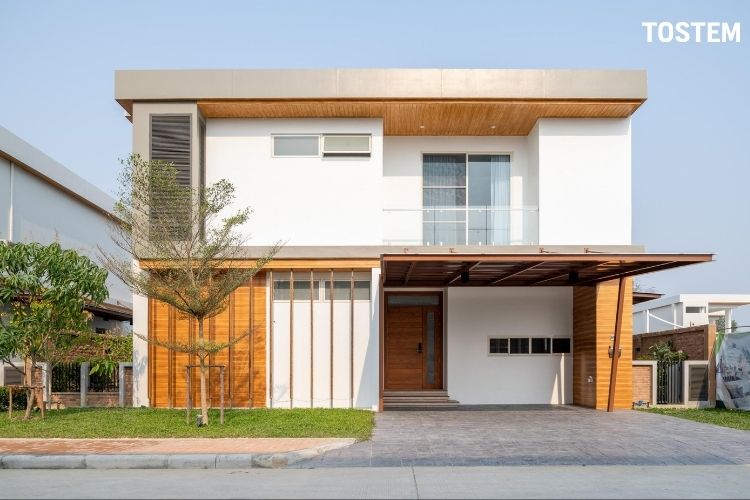 Biệt thự 3 tầng mái Thái tạo điểm nhấn với cửa nhôm slim
