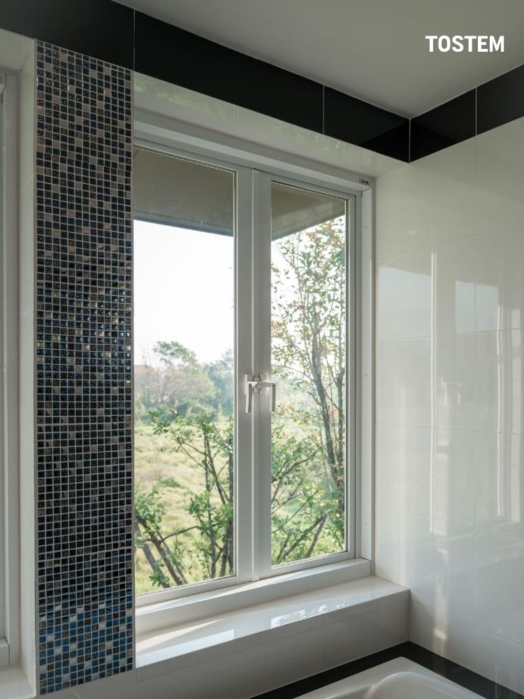 Cửa nhôm slim mở quay 2 cánh tạo cảm giác thông thoáng, mở rộng không gian