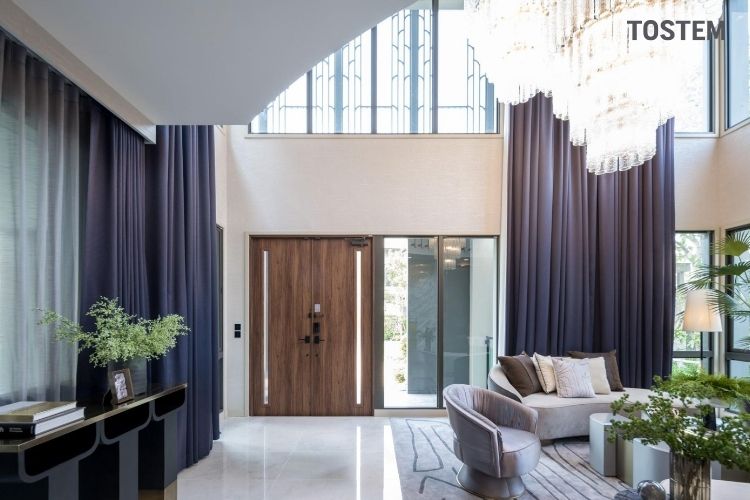 Mẫu cửa chính thép vân gỗ 2 cánh đẹp, độ bền vượt trội và vận hành êm ái
