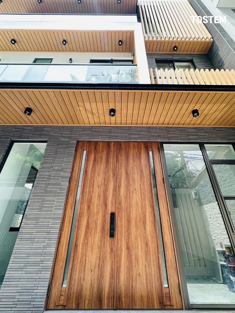 Cửa thép vân gỗ 2 cánh TOSTEM vân gỗ tự nhiên