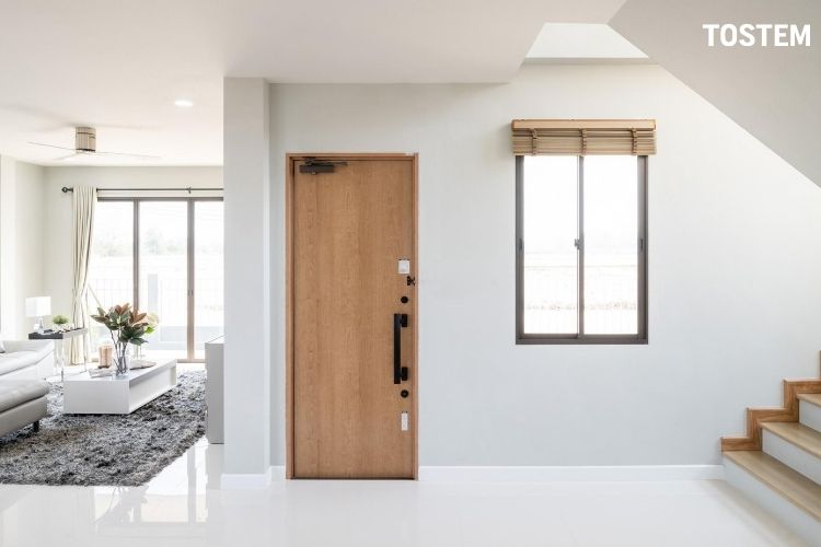 Mẫu cửa chính thép vân gỗ đẹp, phong cách tối giản