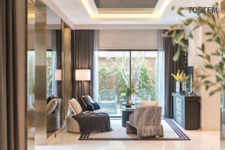 Gam màu sáng giúp phòng khách nhà phố trông sáng sủa và rộng hơn